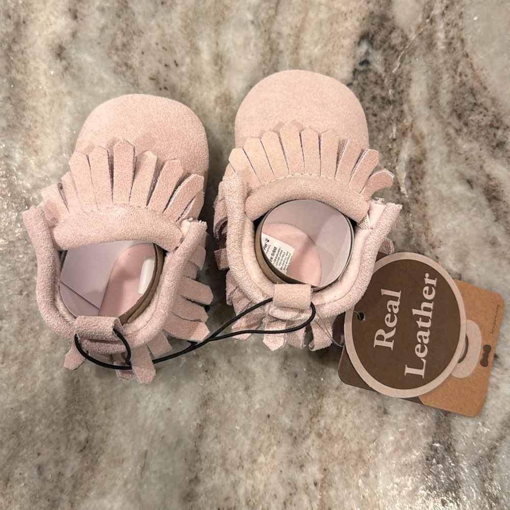 NWT Bearpaw Baby Slippers 0-6 Months Leather Suede Moccasins Slip On Fringe pink